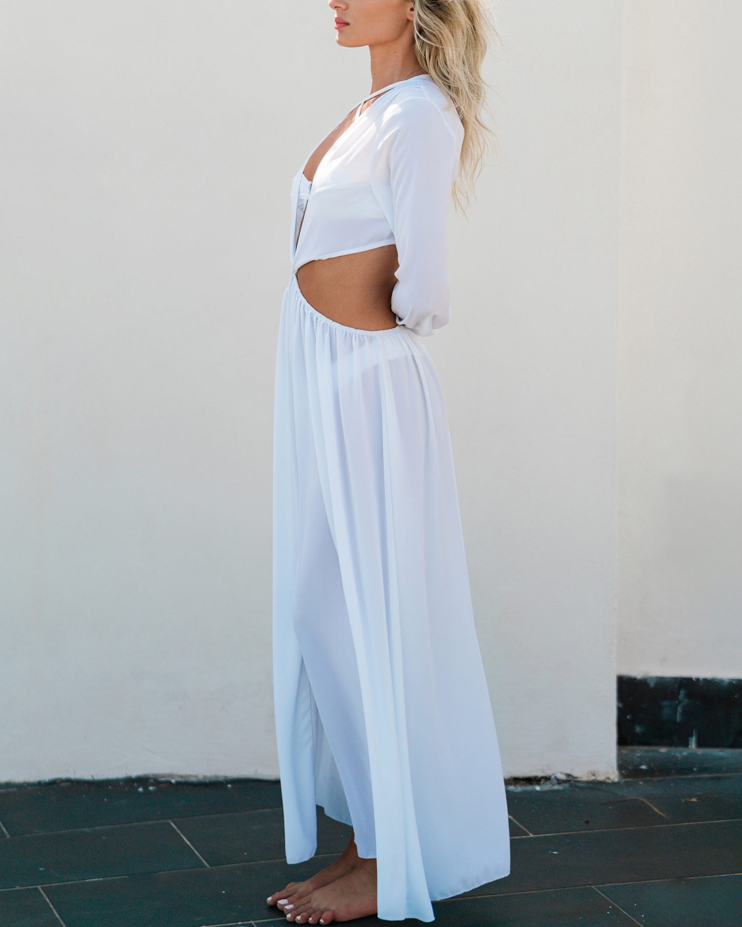 Fuori acqua abito trasparente con nodo